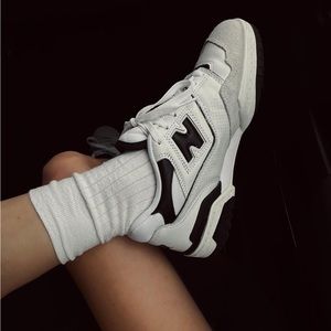 New Balance 550 - W9. Navy. Worn twice.